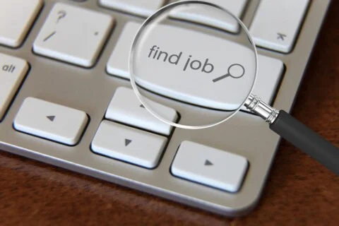 Comment trouver rapidement un emploi.