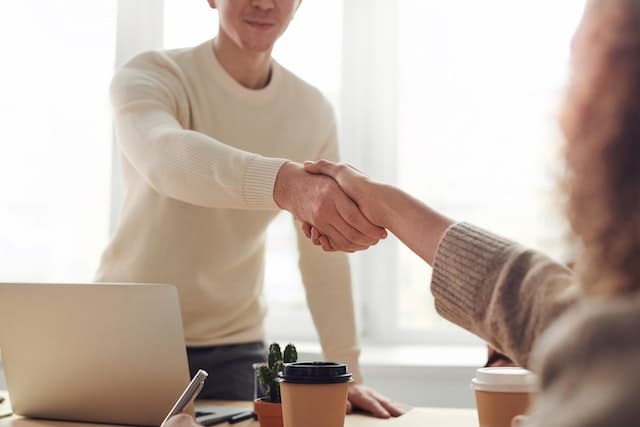 Le candidat lors d'un entretien : Conseils pour l'embauche d'un développeur de logiciels.