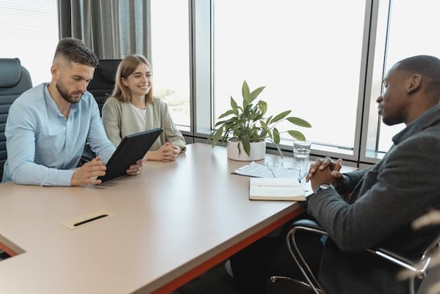 Amazon Recruiting Assistant interviewing a candidate in Dubai.