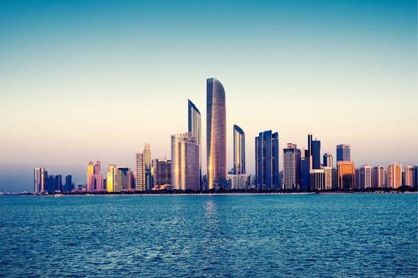 Emirato de Abu Dhabi en los EAU: Empleo público