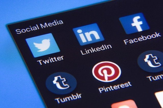 Soziale Medien und LinkedIn Online-Plattformen für die Stellensuche UAE