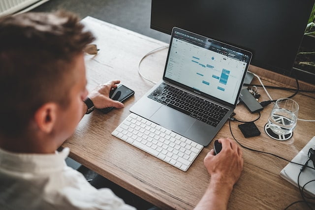 IT Project Manager preparing work schedule