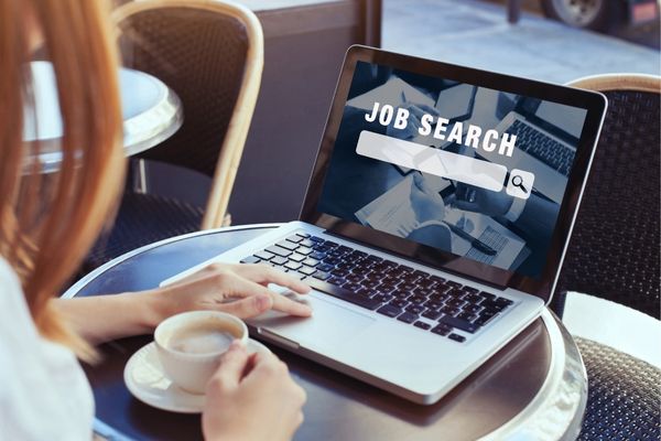 Ingénieur logiciel senior React Native à la recherche d'un emploi à temps plein.