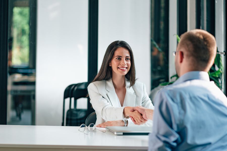 Les recruteurs techniques évaluent les compétences techniques des candidats